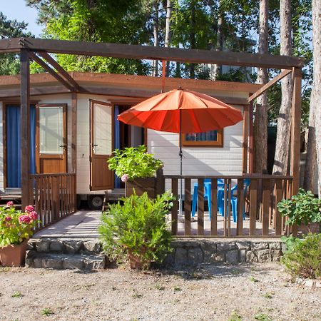 Camping Village Mare Pineta Sistiana Eksteriør billede