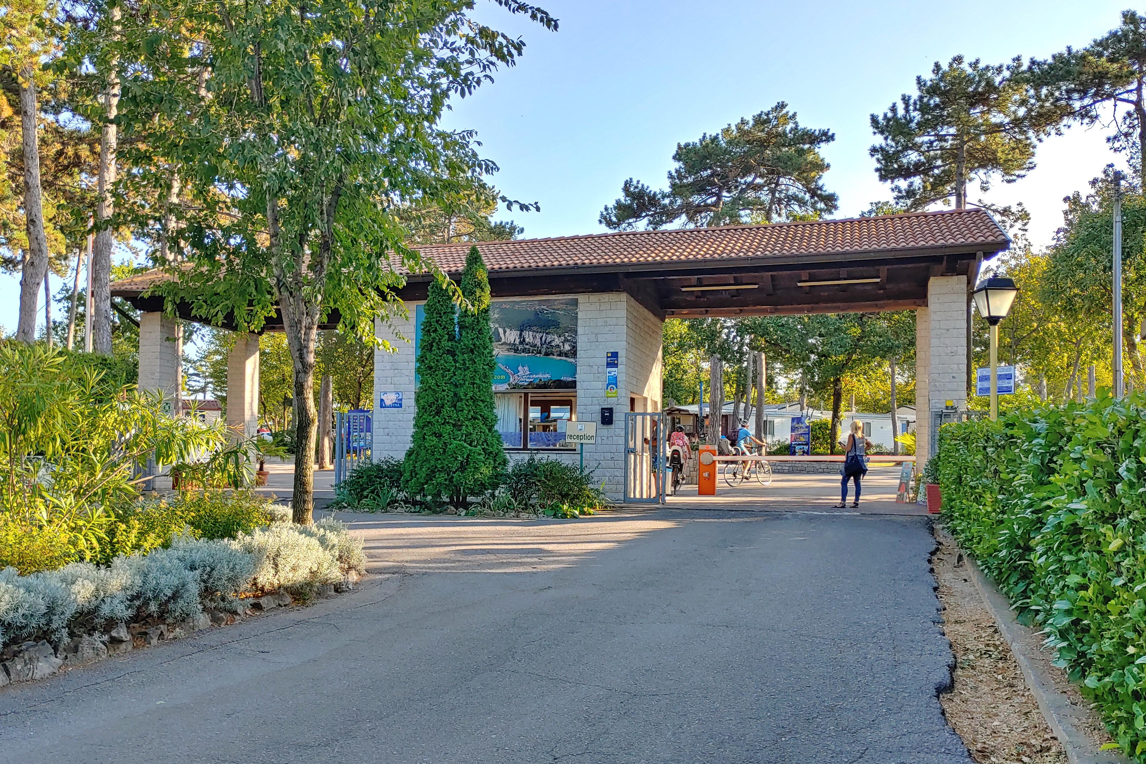 Camping Village Mare Pineta Sistiana Eksteriør billede
