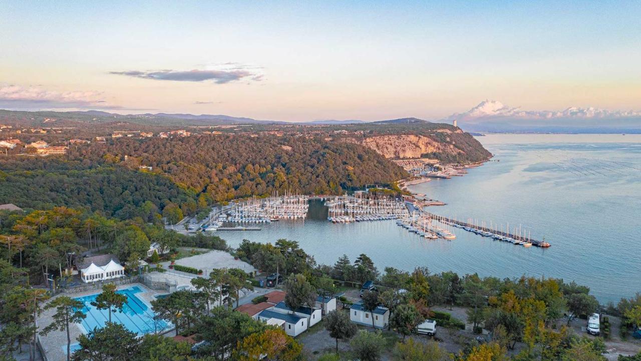 Camping Village Mare Pineta Sistiana Eksteriør billede