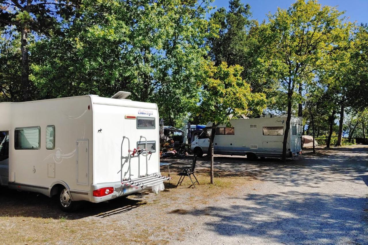 Camping Village Mare Pineta Sistiana Eksteriør billede