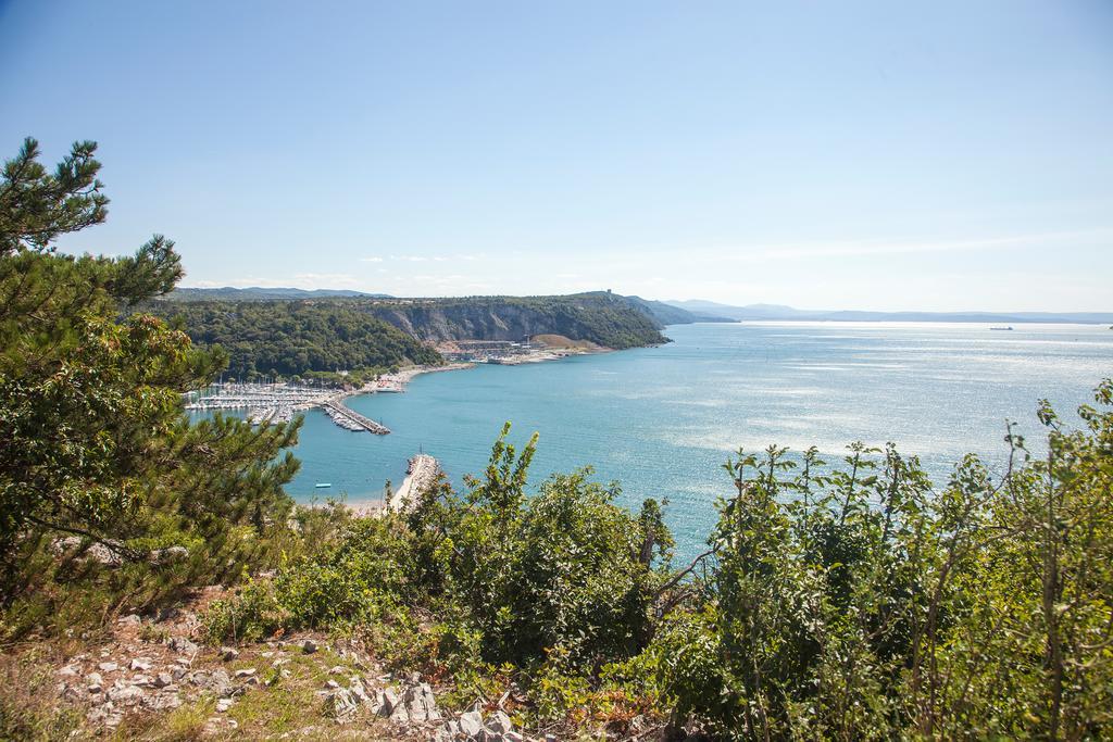 Camping Village Mare Pineta Sistiana Eksteriør billede