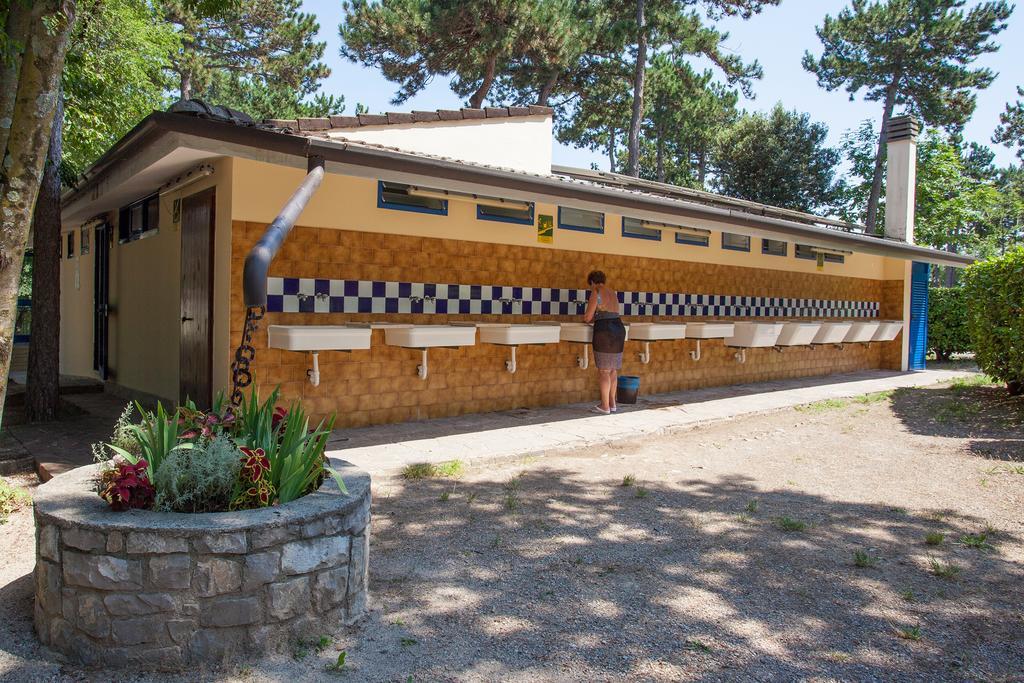 Camping Village Mare Pineta Sistiana Eksteriør billede
