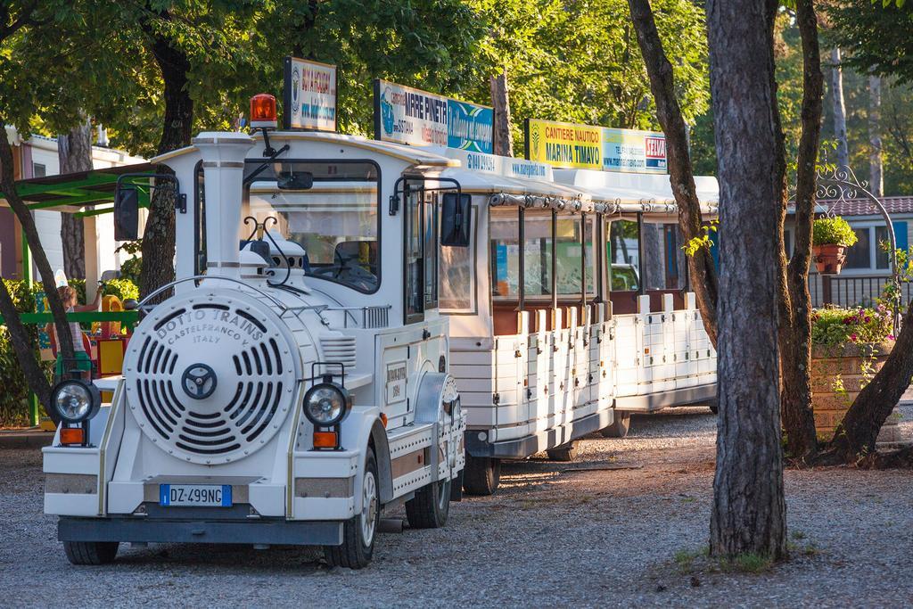 Camping Village Mare Pineta Sistiana Eksteriør billede